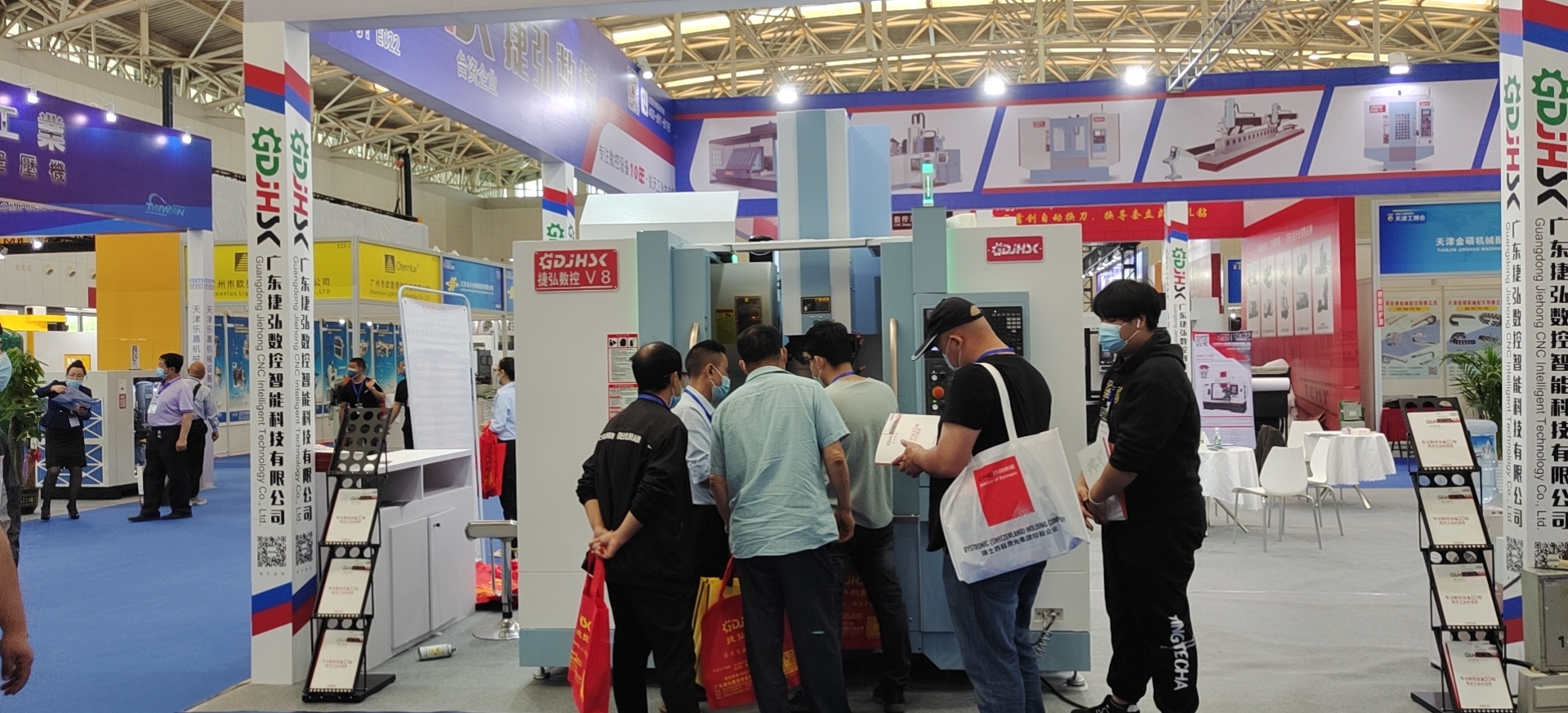 买球开户网·官方登录入口数控诚邀您光临天津工业博览会现场盛况！